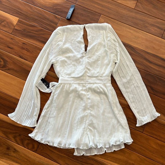 Lulus white romper size small - Picture 3 of 5